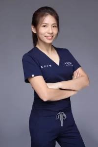 慕光牙醫院長黃筱婷醫師，專精全口重建、數位植牙與前牙美學